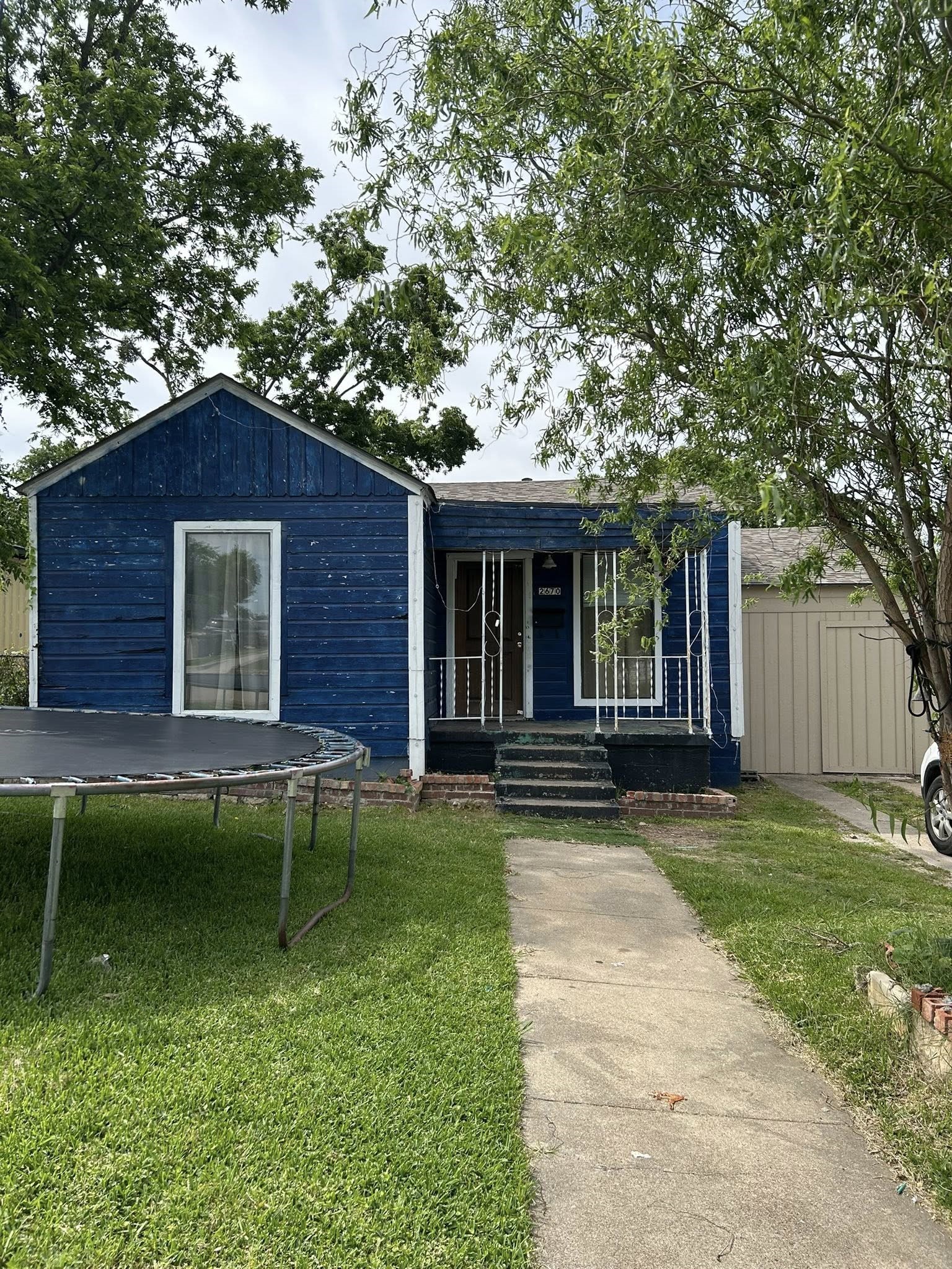 2670 Strong Avenue Fort Worth TX 76105