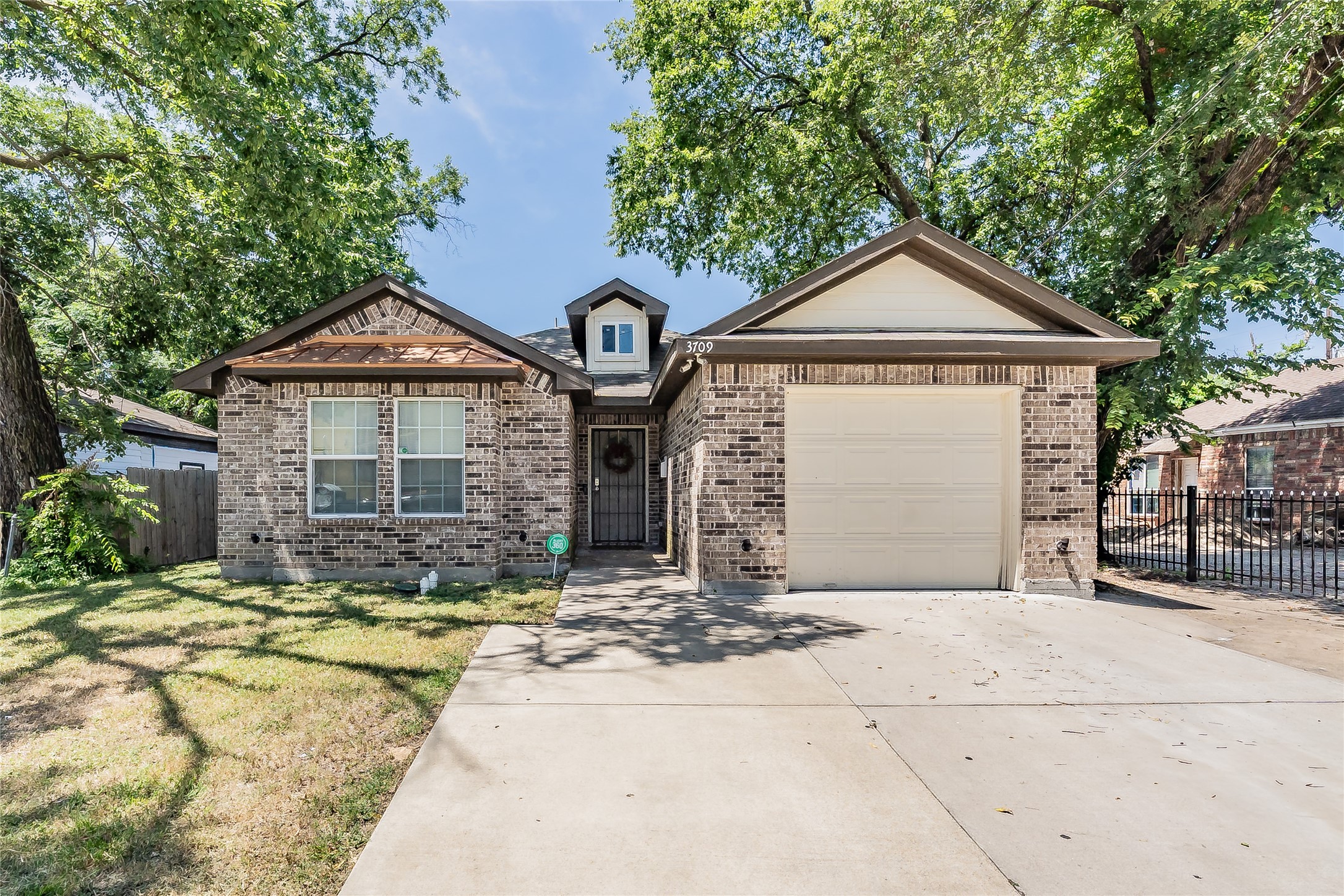 3709 Atlanta Street Dallas TX 75215