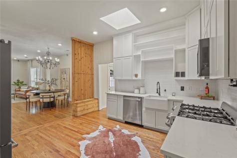 836 W 8th Street Dallas TX 75208