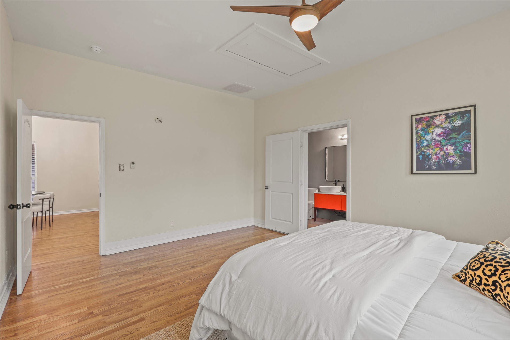 836 W 8th Street Dallas TX 75208
