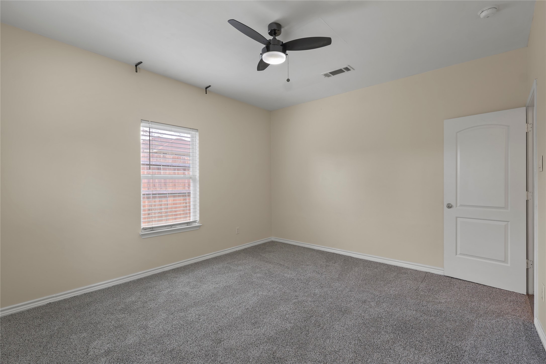 836 W 8th Street Dallas TX 75208