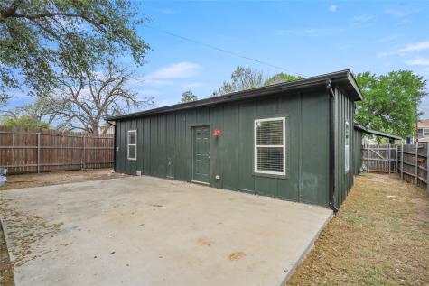 836 W 8th Street Dallas TX 75208