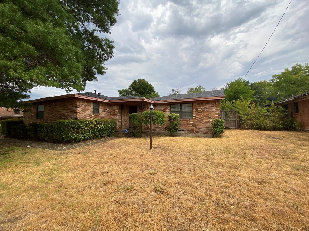 2716 Magna Vista Drive Dallas TX 75216