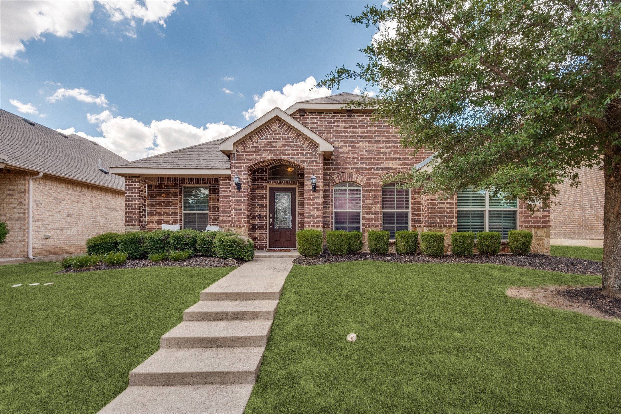221 Happy Lane Red Oak TX 75154