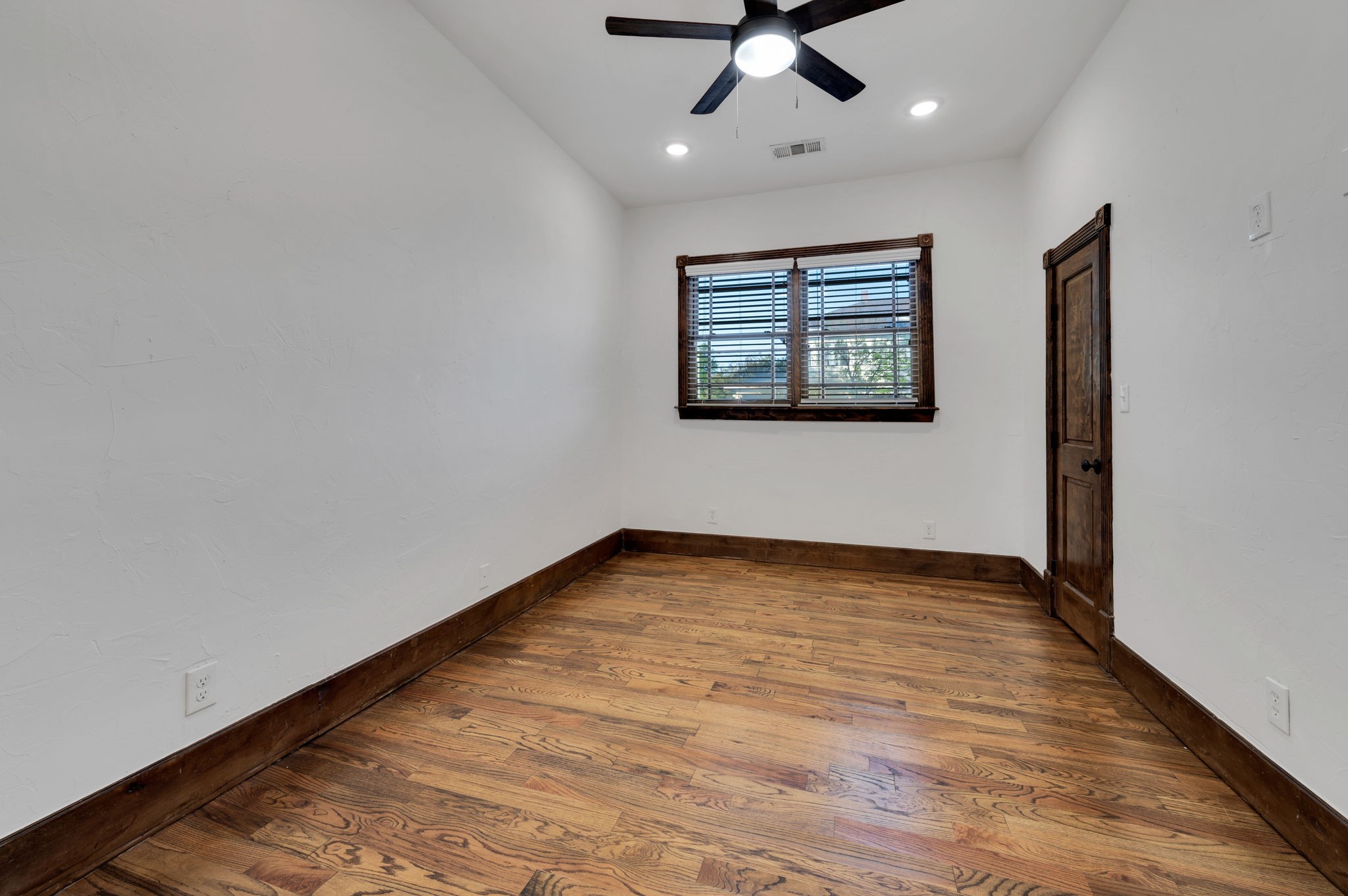 412 Royal Street Waxahachie TX 75165