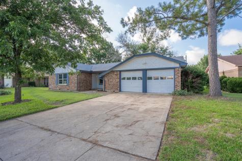 813 Ash Street Burleson TX 76028