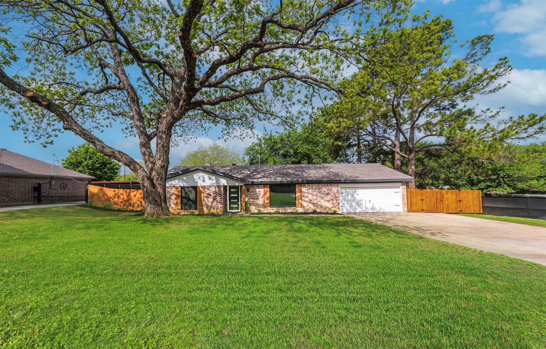 2004 Tarver Road Burleson TX 76028