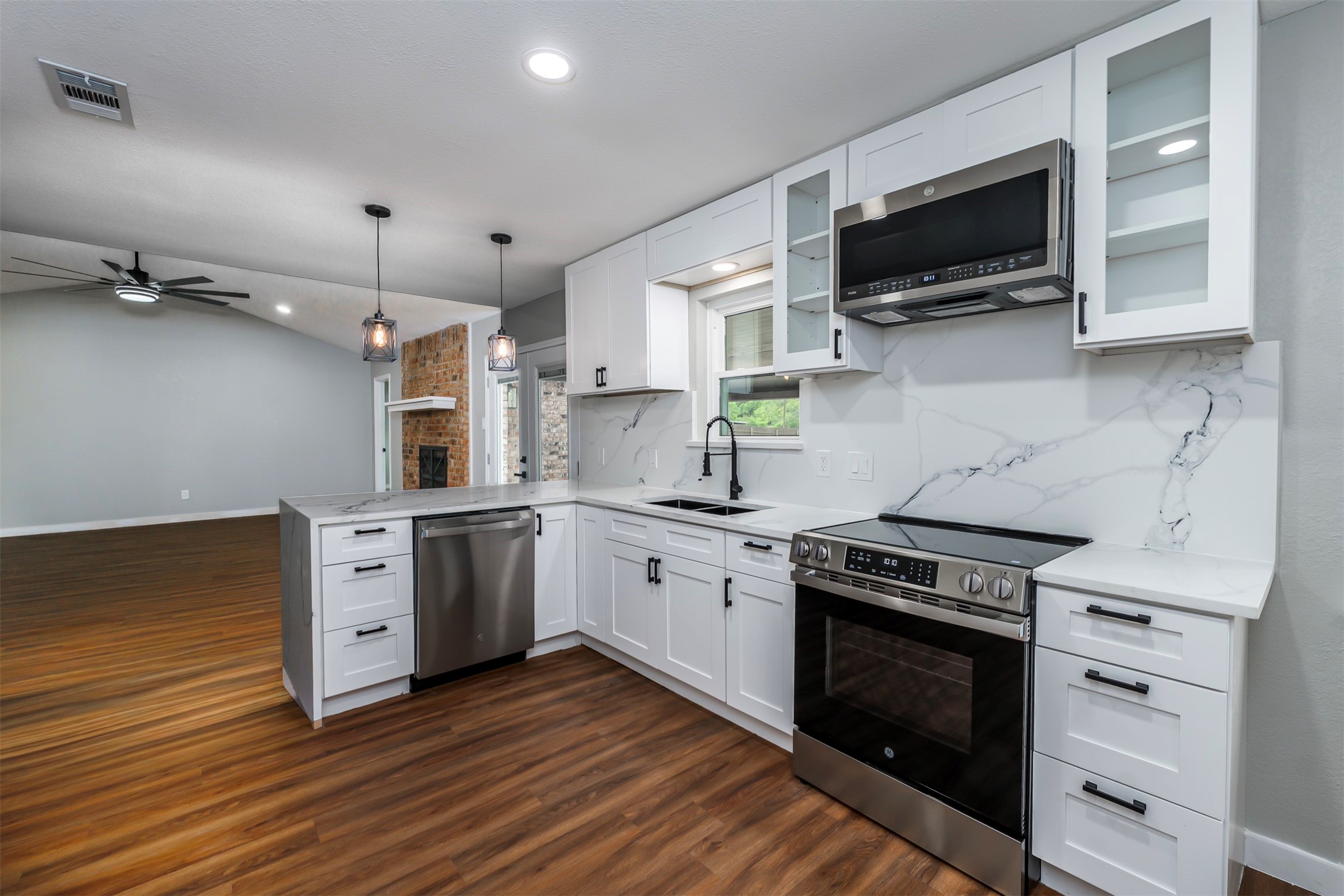 2004 Tarver Road Burleson TX 76028