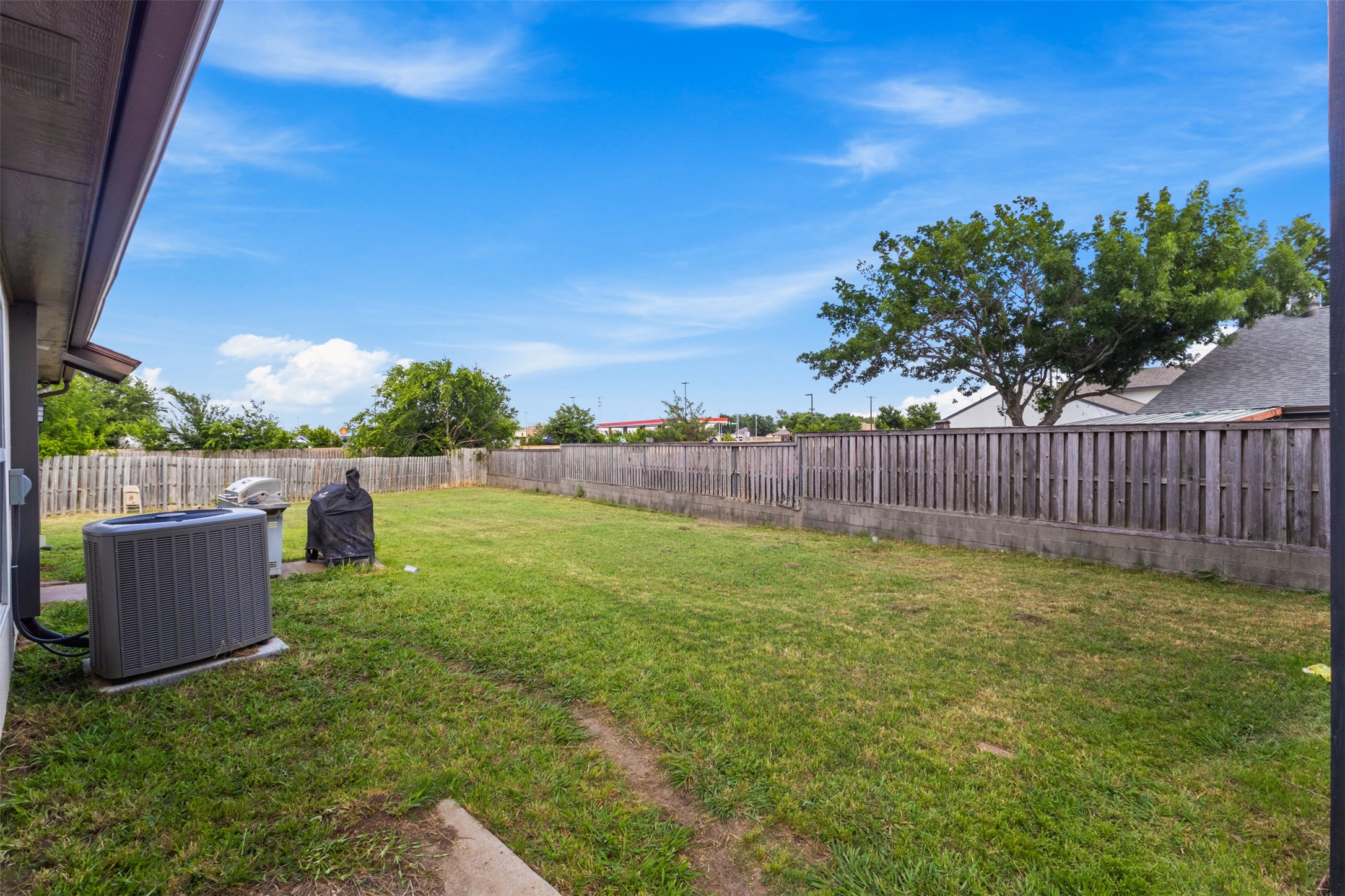 8800 Crestbrook Drive Fort Worth TX 76179