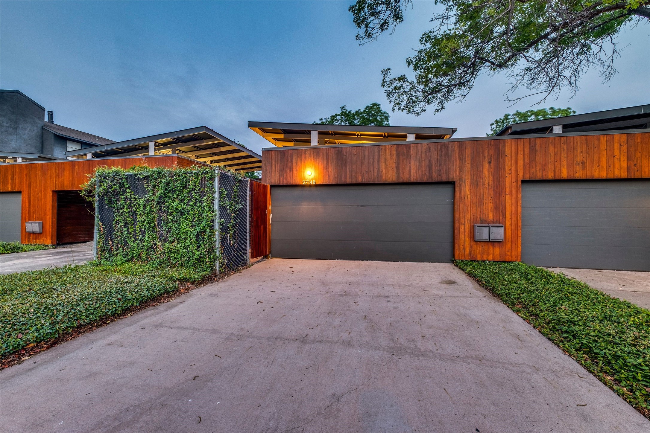 2714 Throckmorton Street Dallas TX 75219