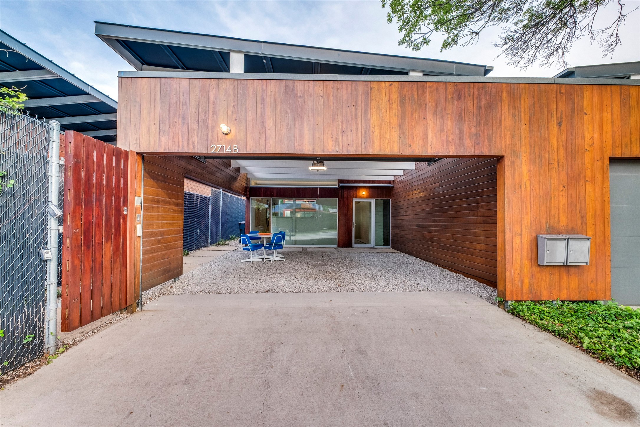 2714 Throckmorton Street Dallas TX 75219