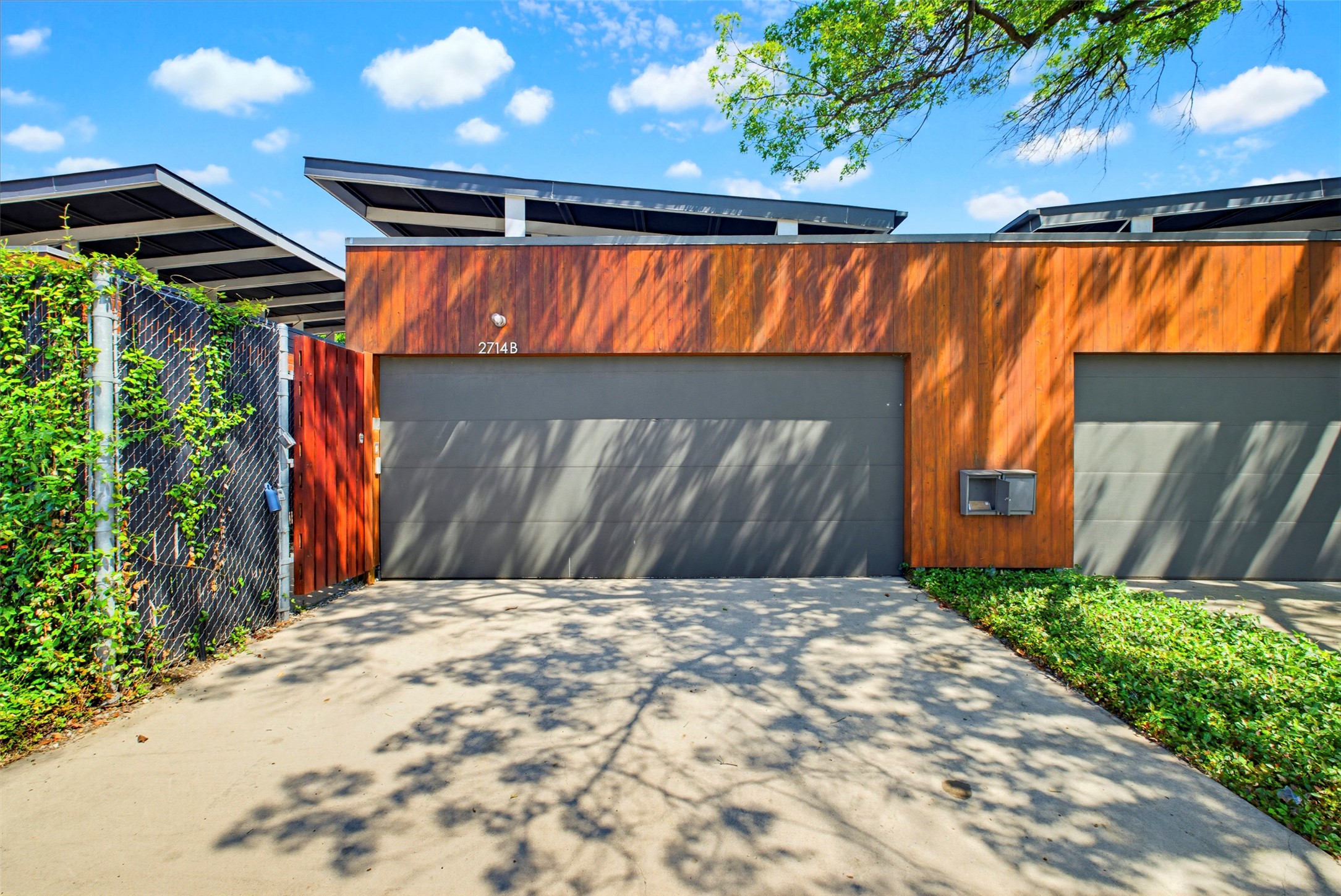 2714 Throckmorton Street Dallas TX 75219