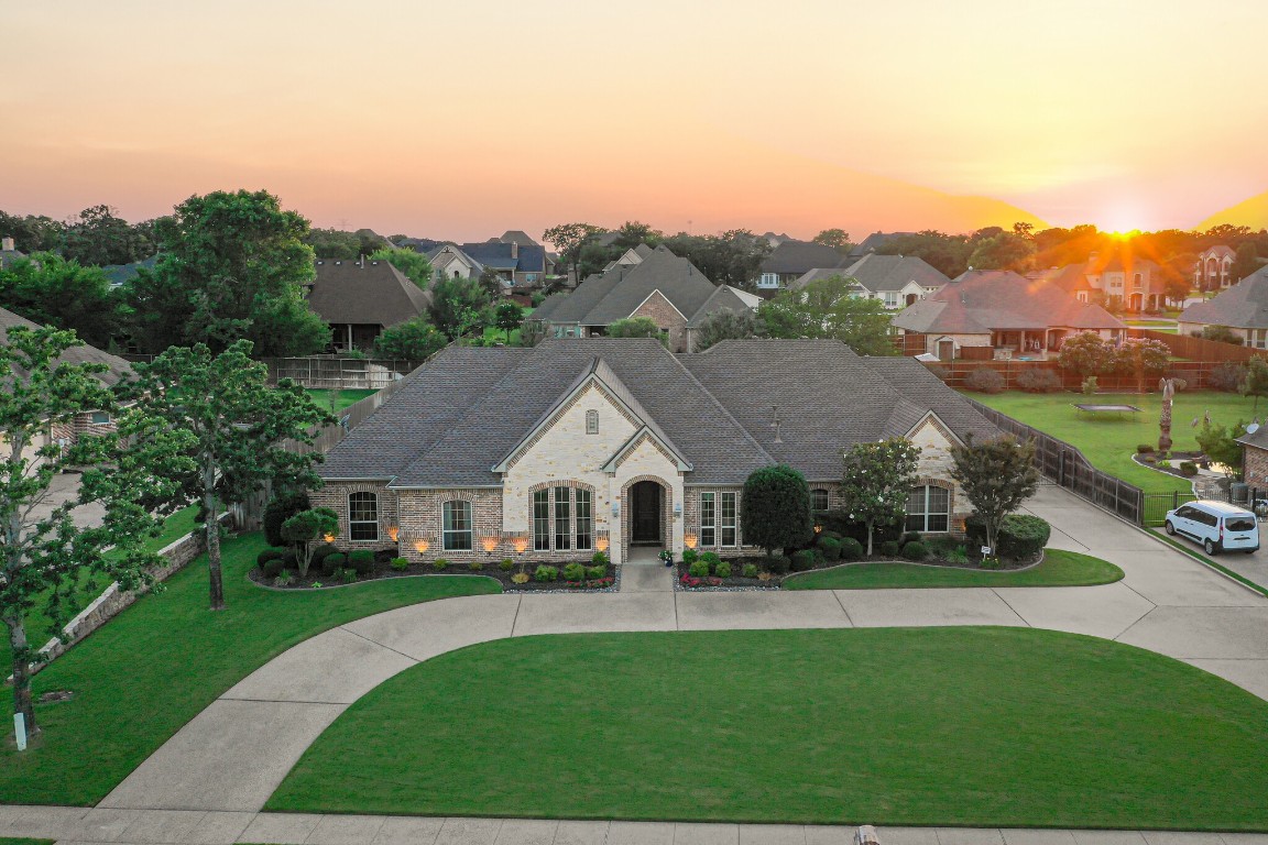 1040 Falcon Creek Drive Kennedale TX 76060