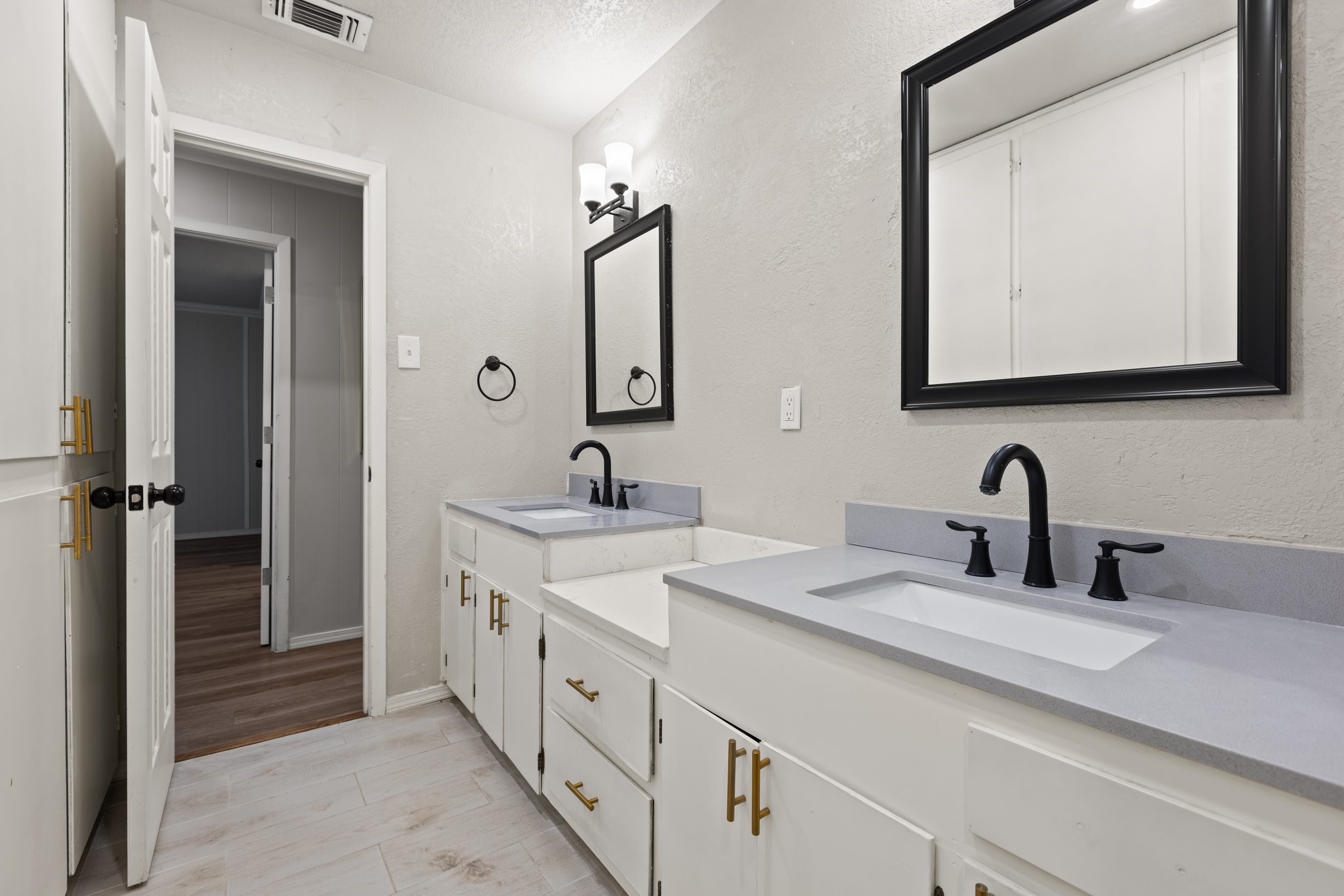 713 W Rosemary Street Quinlan TX 75474