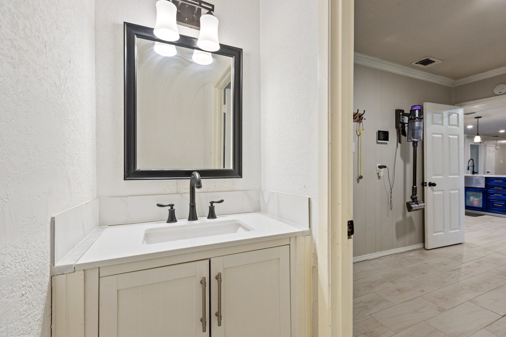 713 W Rosemary Street Quinlan TX 75474