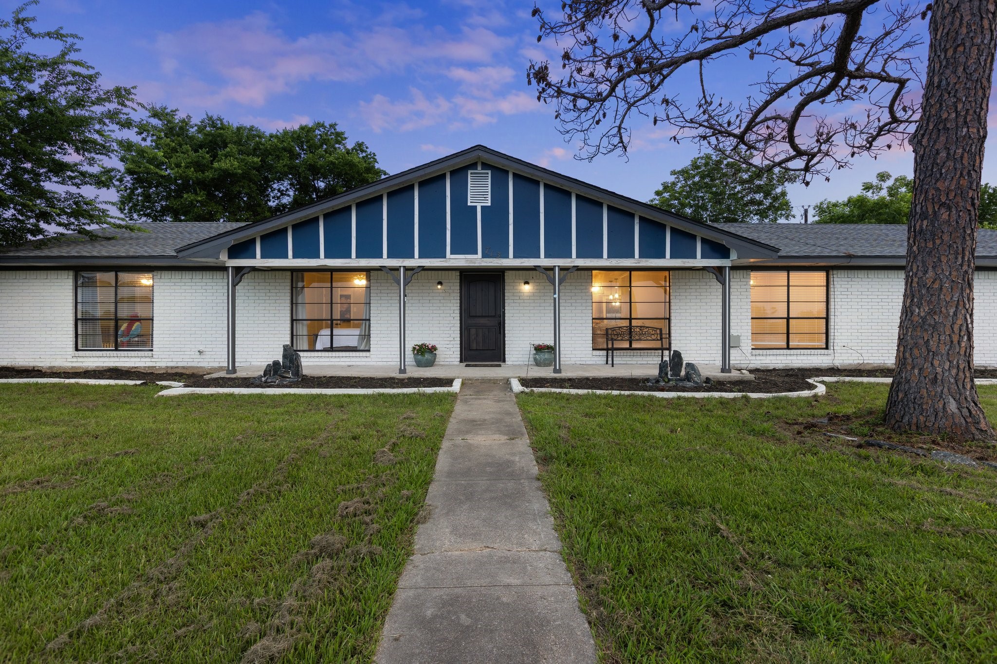 713 W Rosemary Street Quinlan TX 75474