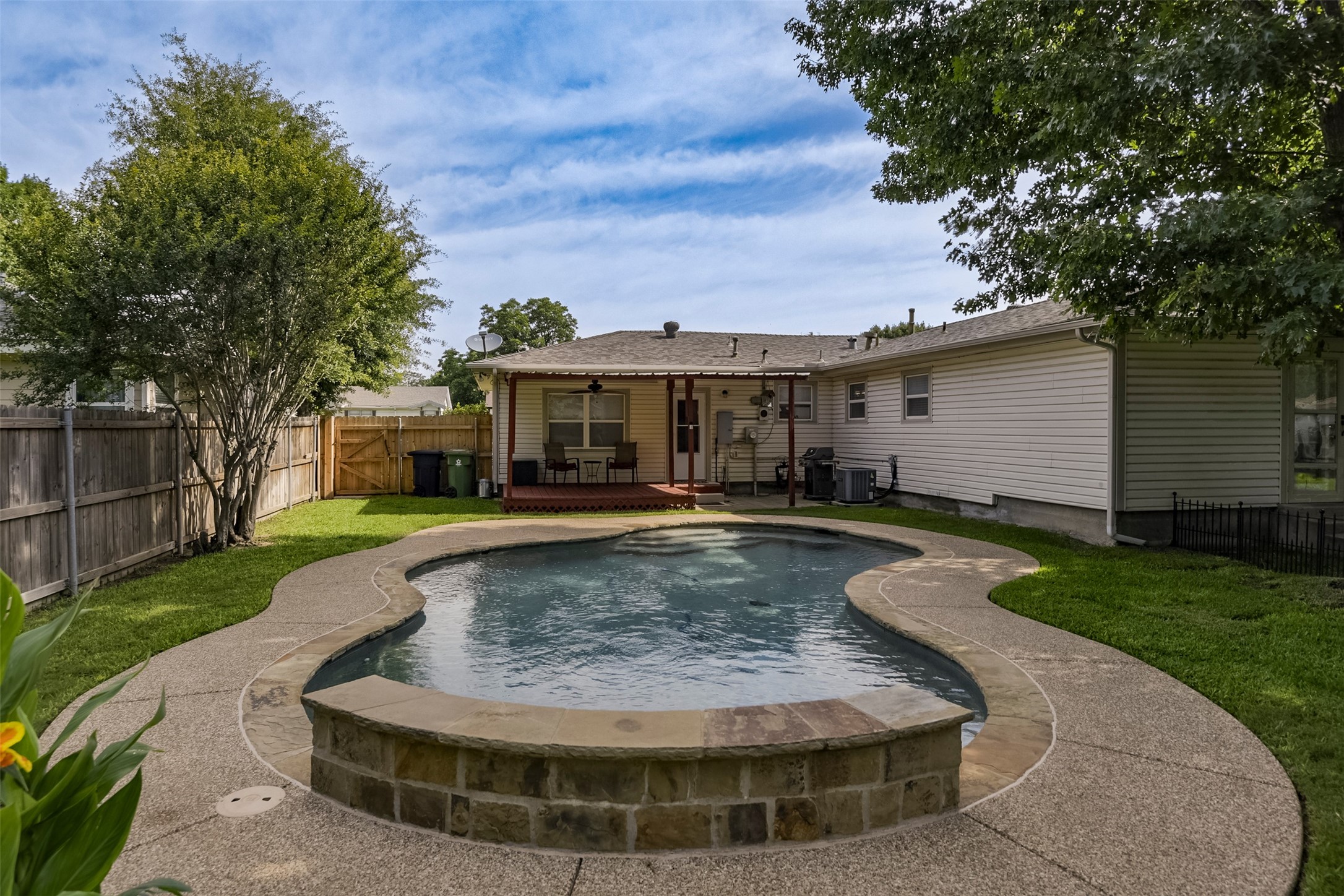 741 Cullum Avenue Hurst TX 76053