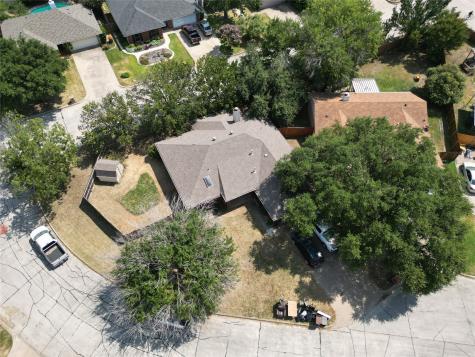 821 Glenwick Court Burleson TX 76028