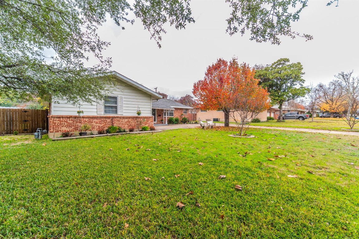 3908 Springbranch Drive Benbrook TX 76116