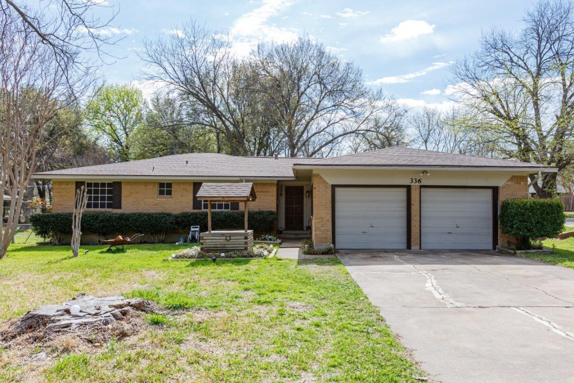 336 Brook Hollow Drive Desoto TX 75115