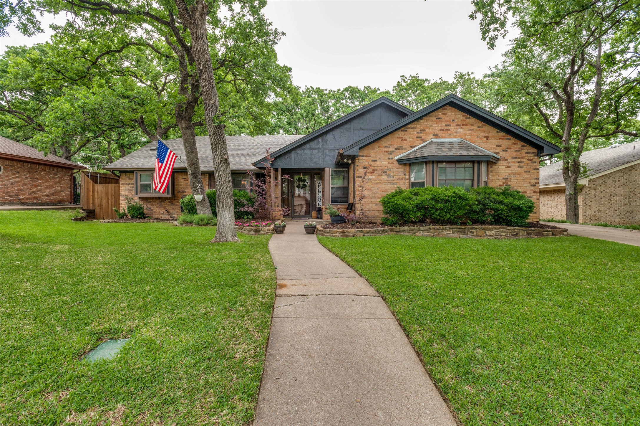 2228 Mountainview Drive Hurst TX 76054