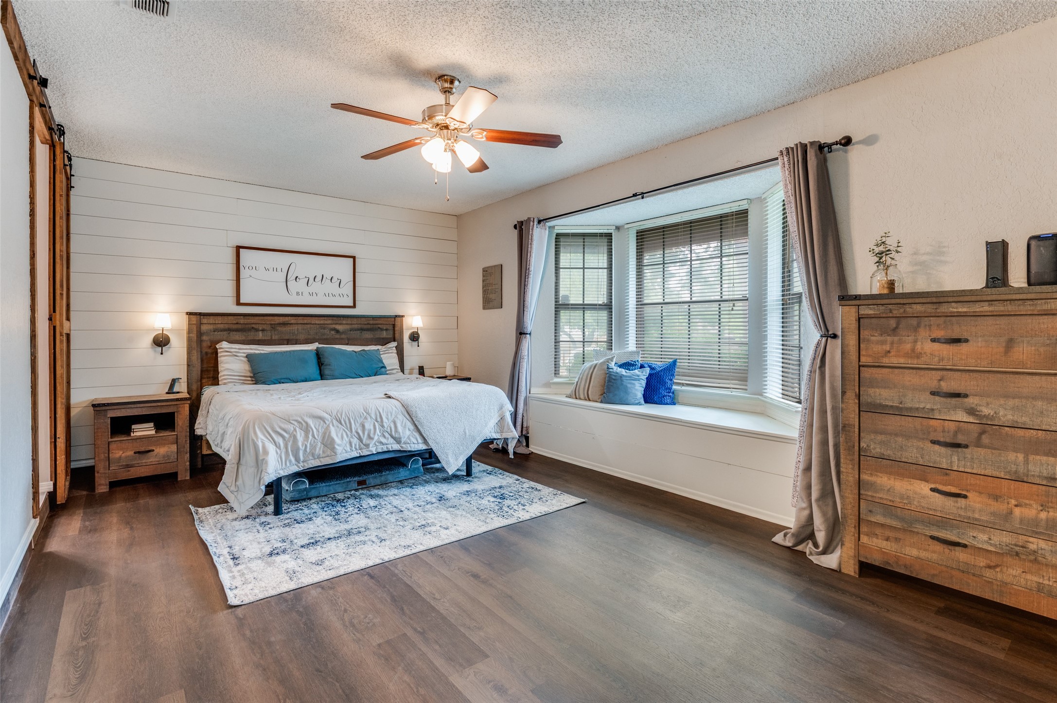 2228 Mountainview Drive Hurst TX 76054