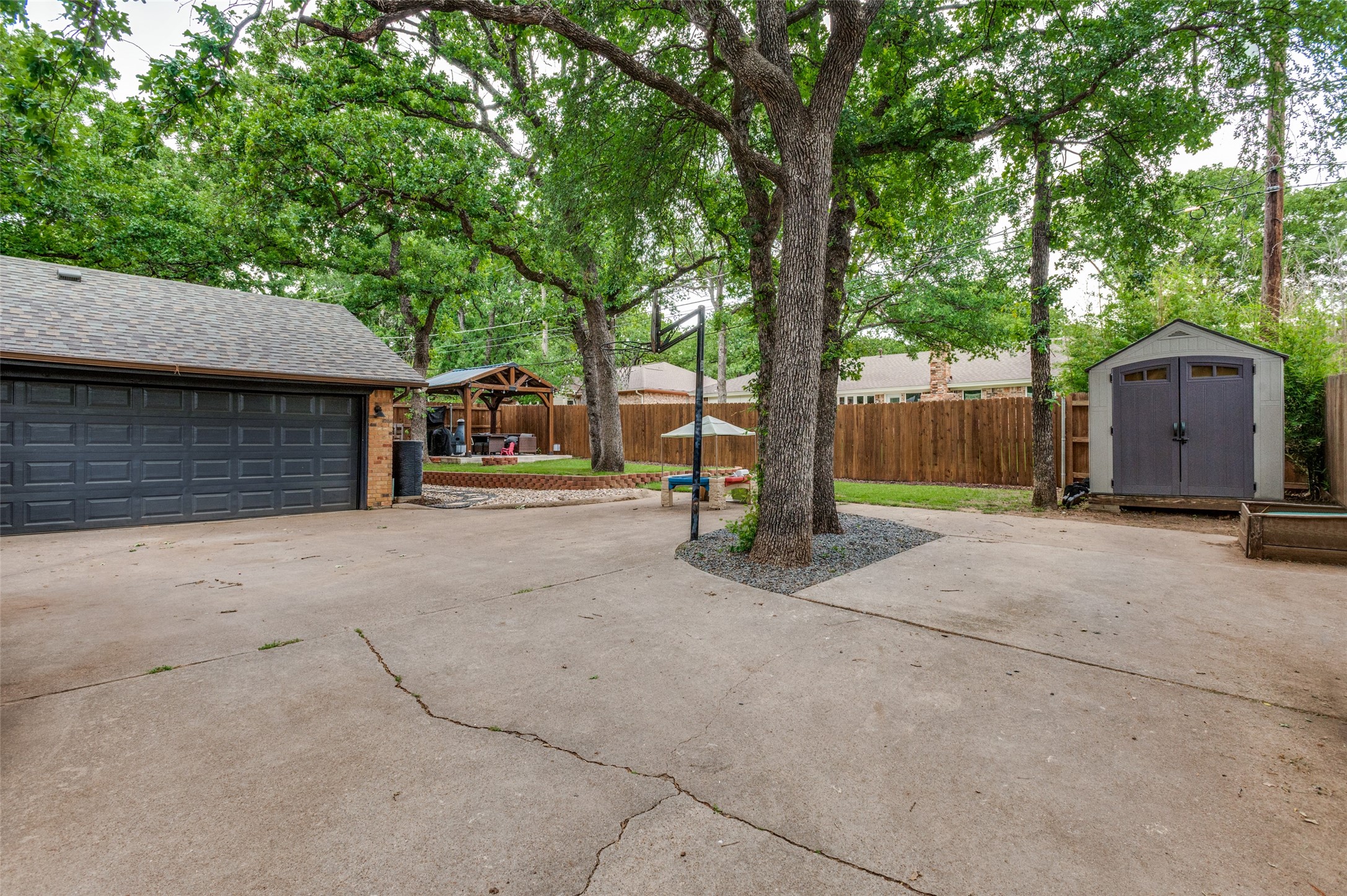 2228 Mountainview Drive Hurst TX 76054