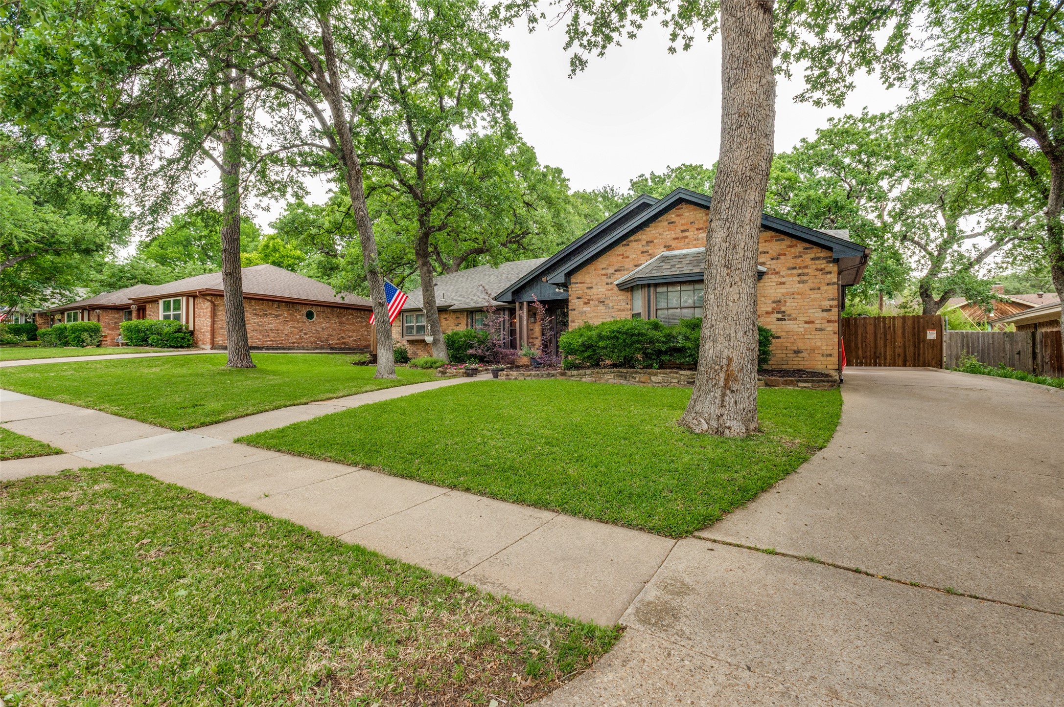 2228 Mountainview Drive Hurst TX 76054