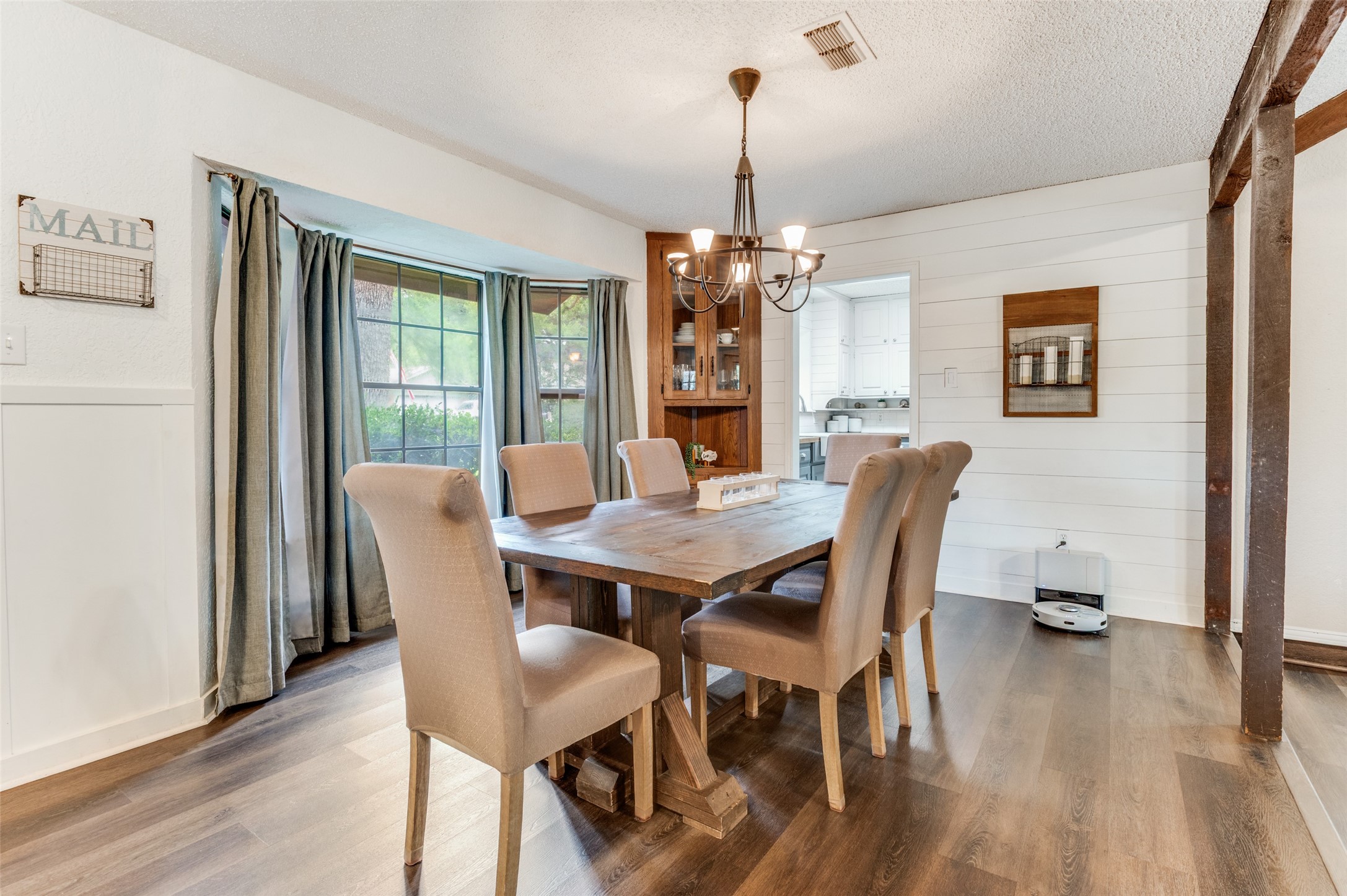 2228 Mountainview Drive Hurst TX 76054