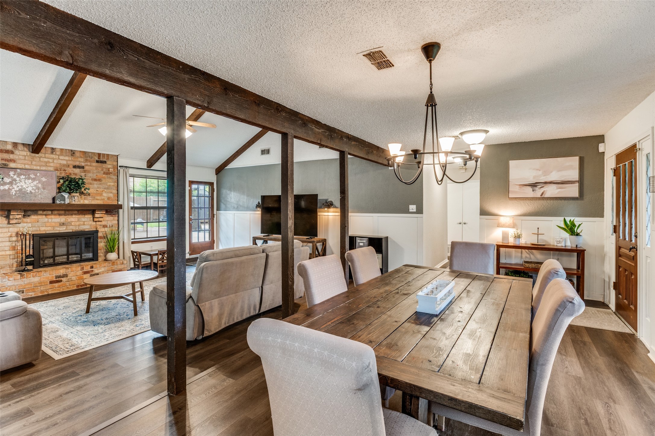 2228 Mountainview Drive Hurst TX 76054