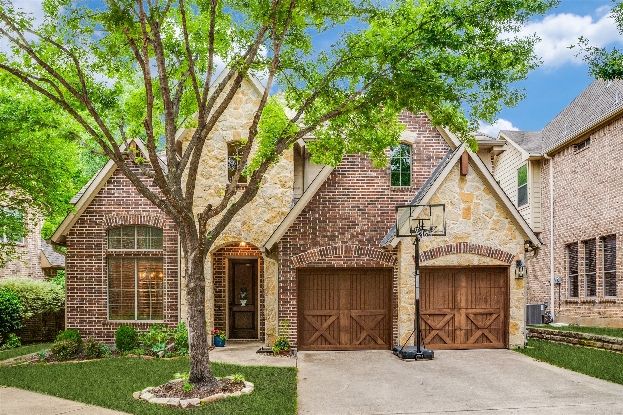 2242 Forest Hollow Park Dallas TX 75228