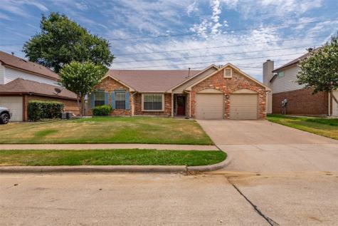 529 Lindly Street Grand Prairie TX 75052