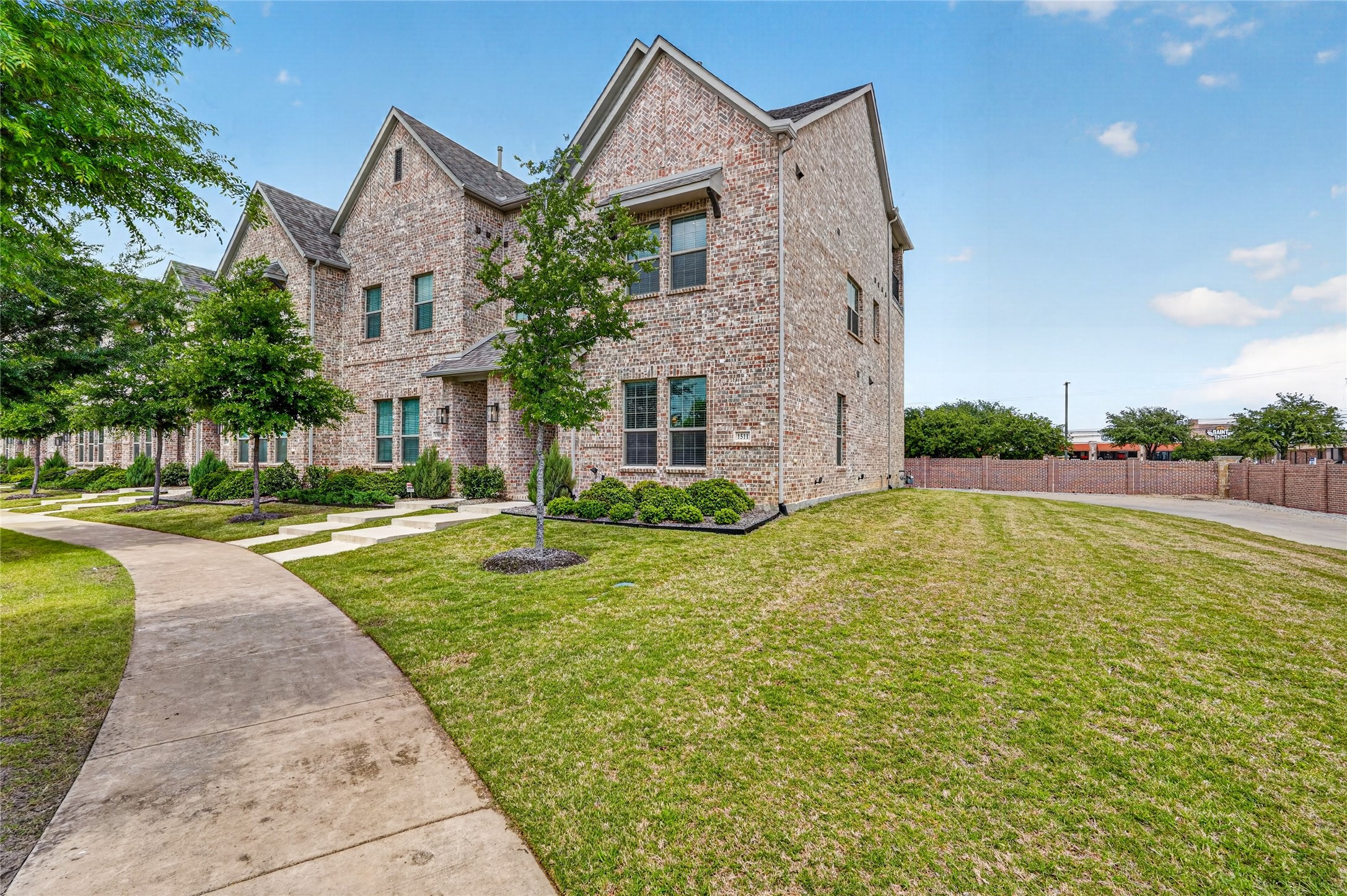1511 Perrin Lane Farmers Branch TX 75234