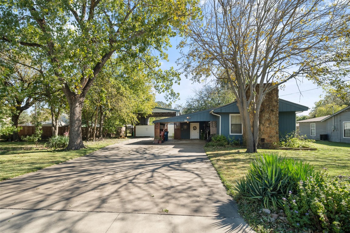 314 N Hamilton Street Farmersville TX 75442