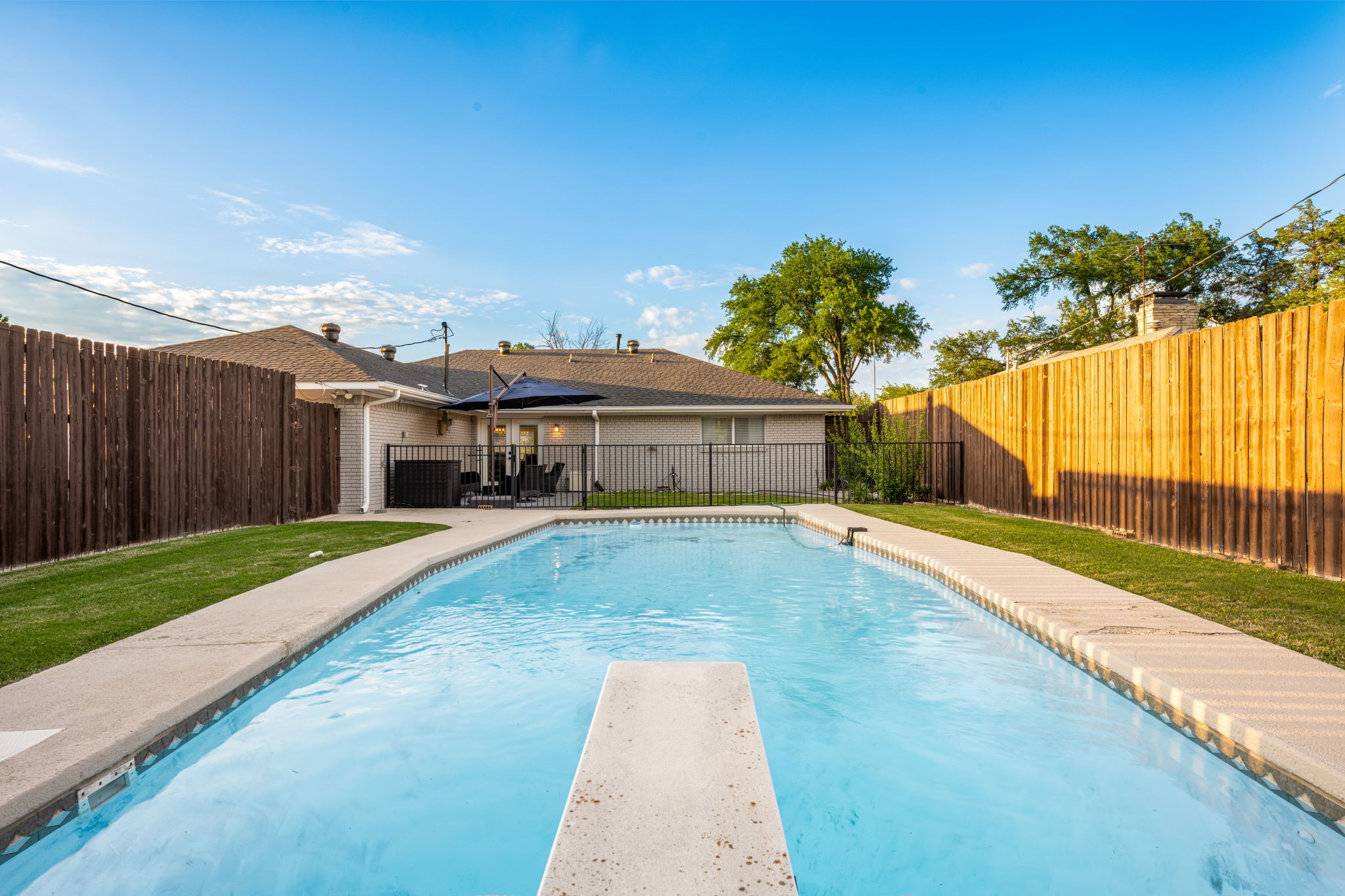 3556 Royal Lane Dallas TX 75229