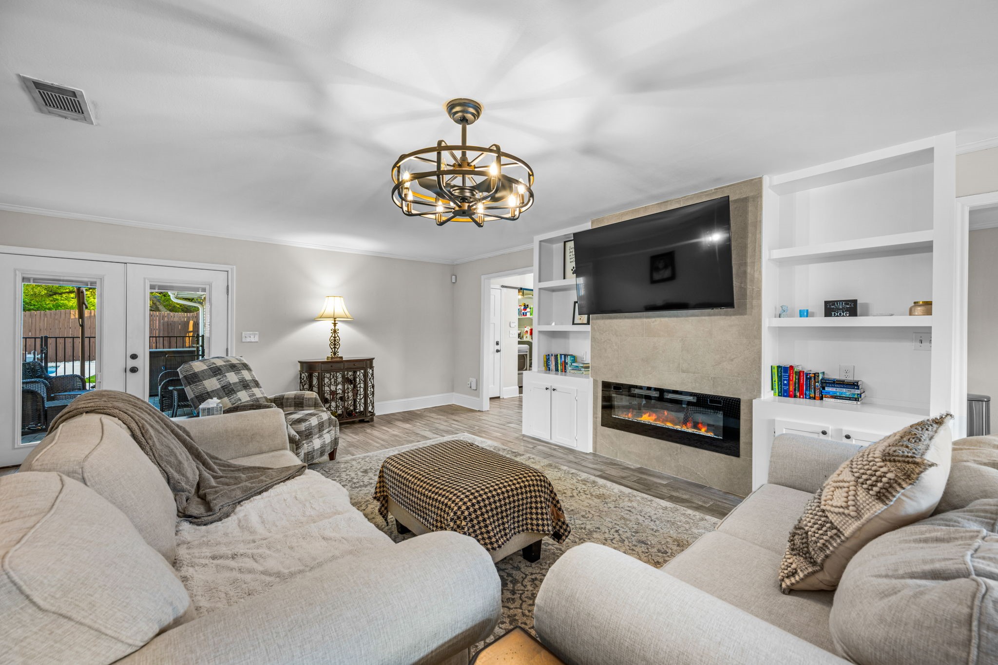 3556 Royal Lane Dallas TX 75229