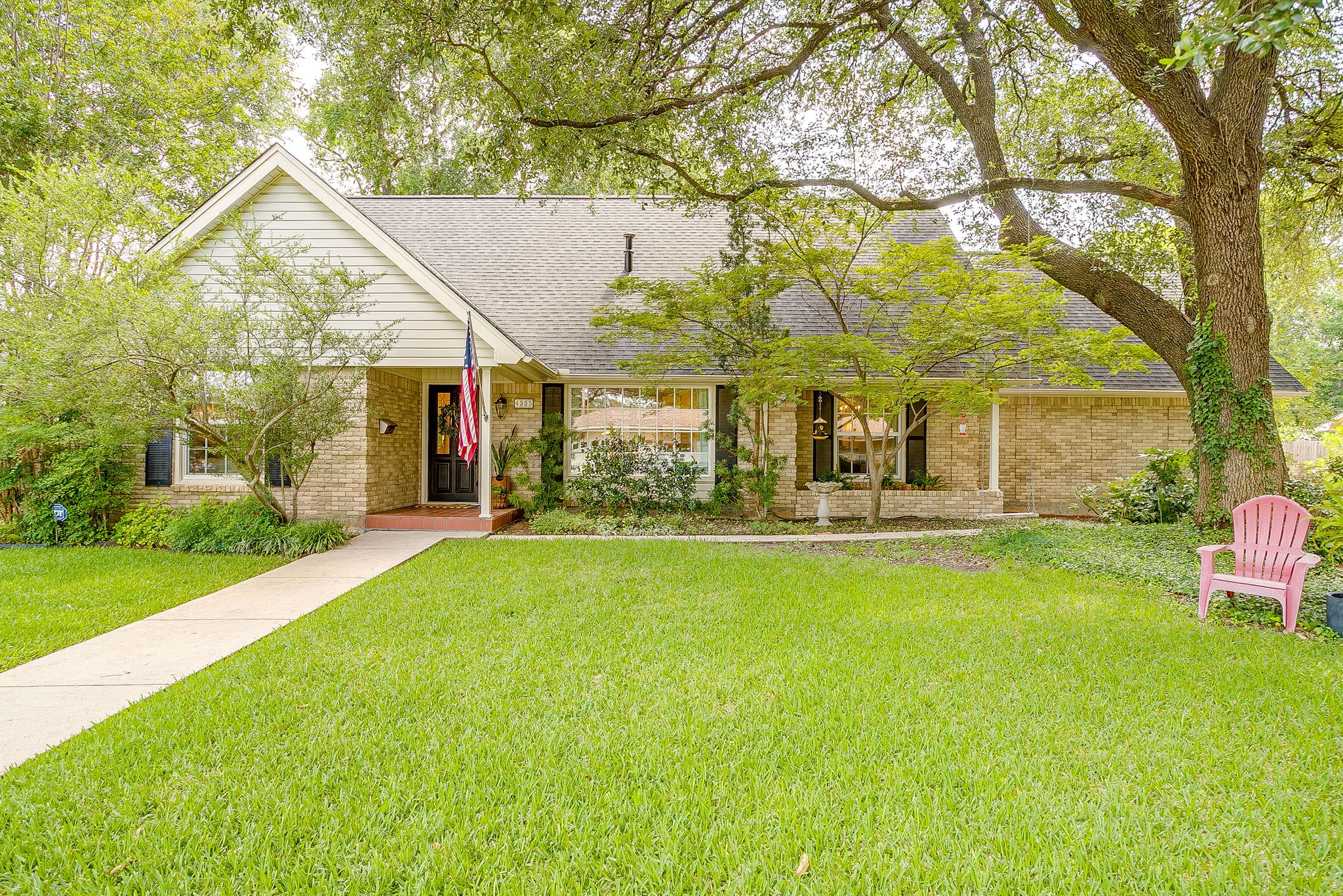 4305 Elmwood Drive Benbrook TX 76116