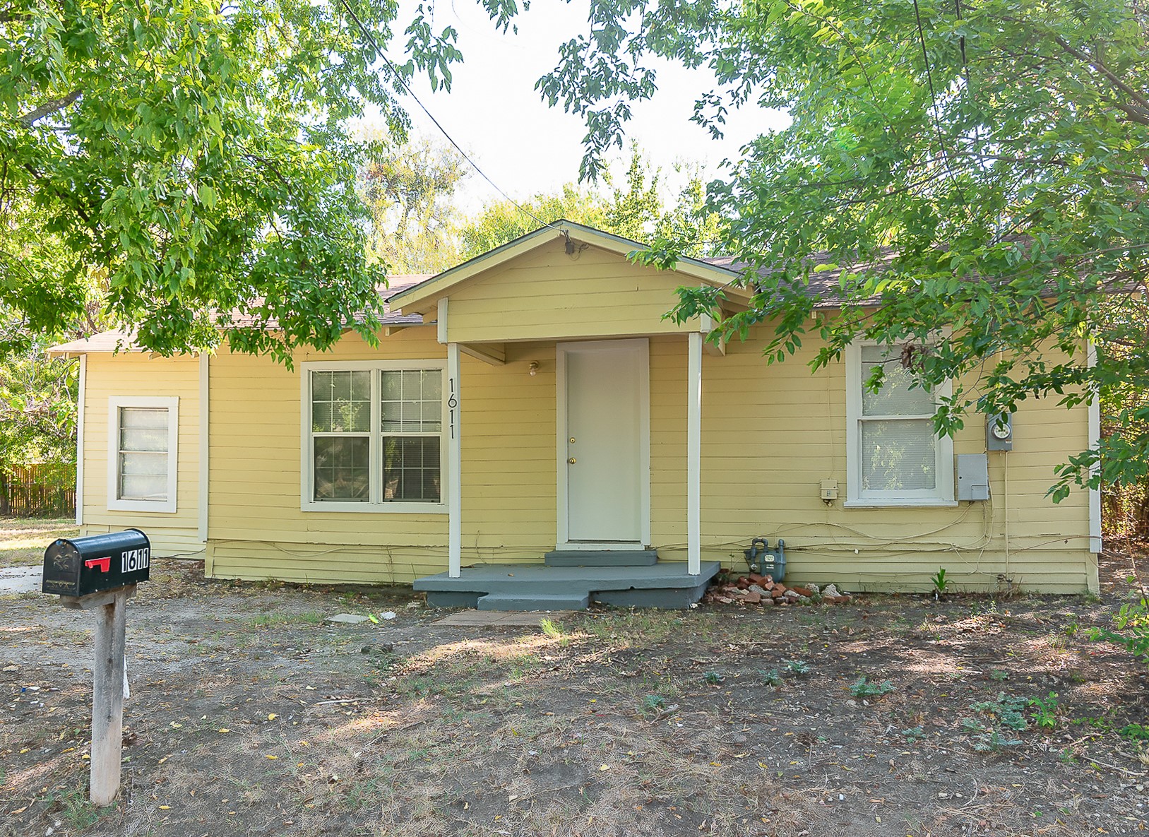 1611 Clark Street Greenville TX 75401