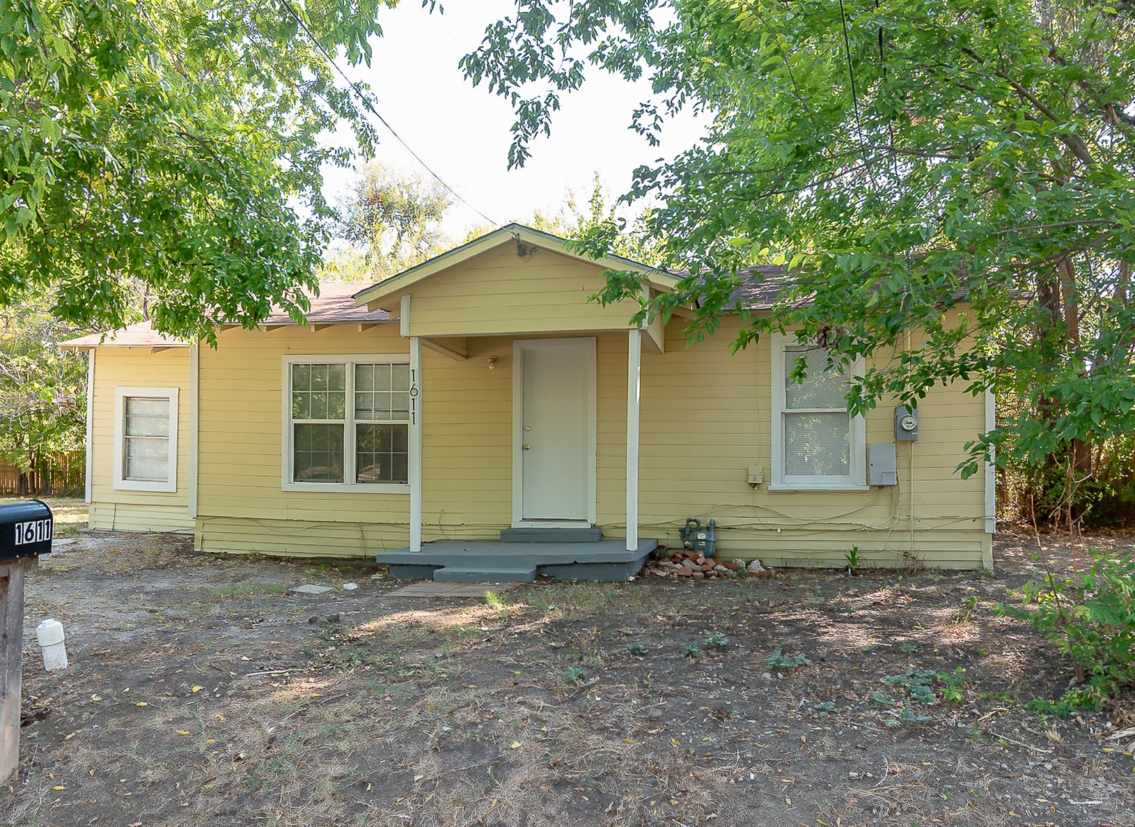 1611 Clark Street Greenville TX 75401