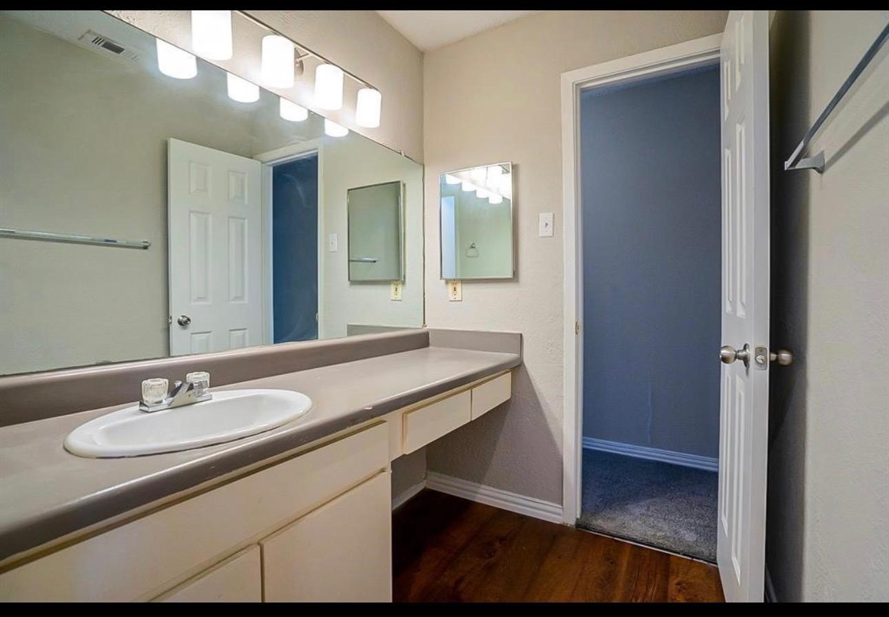 735 Valiant Circle Garland TX 75043