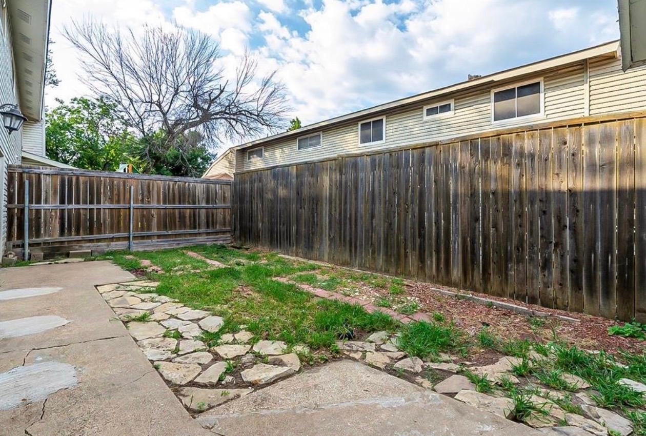 735 Valiant Circle Garland TX 75043