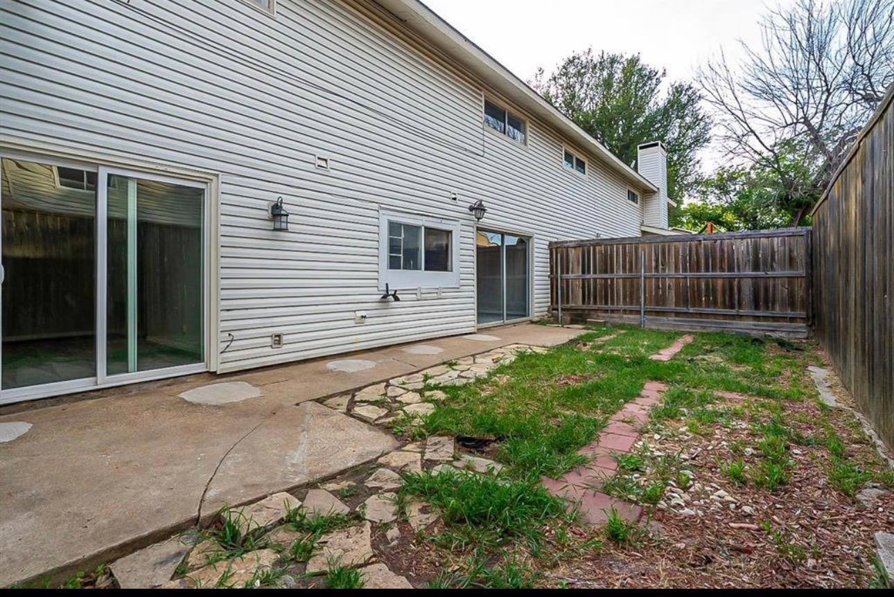 735 Valiant Circle Garland TX 75043