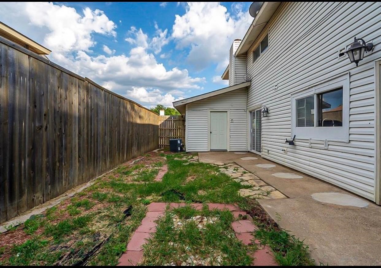 735 Valiant Circle Garland TX 75043