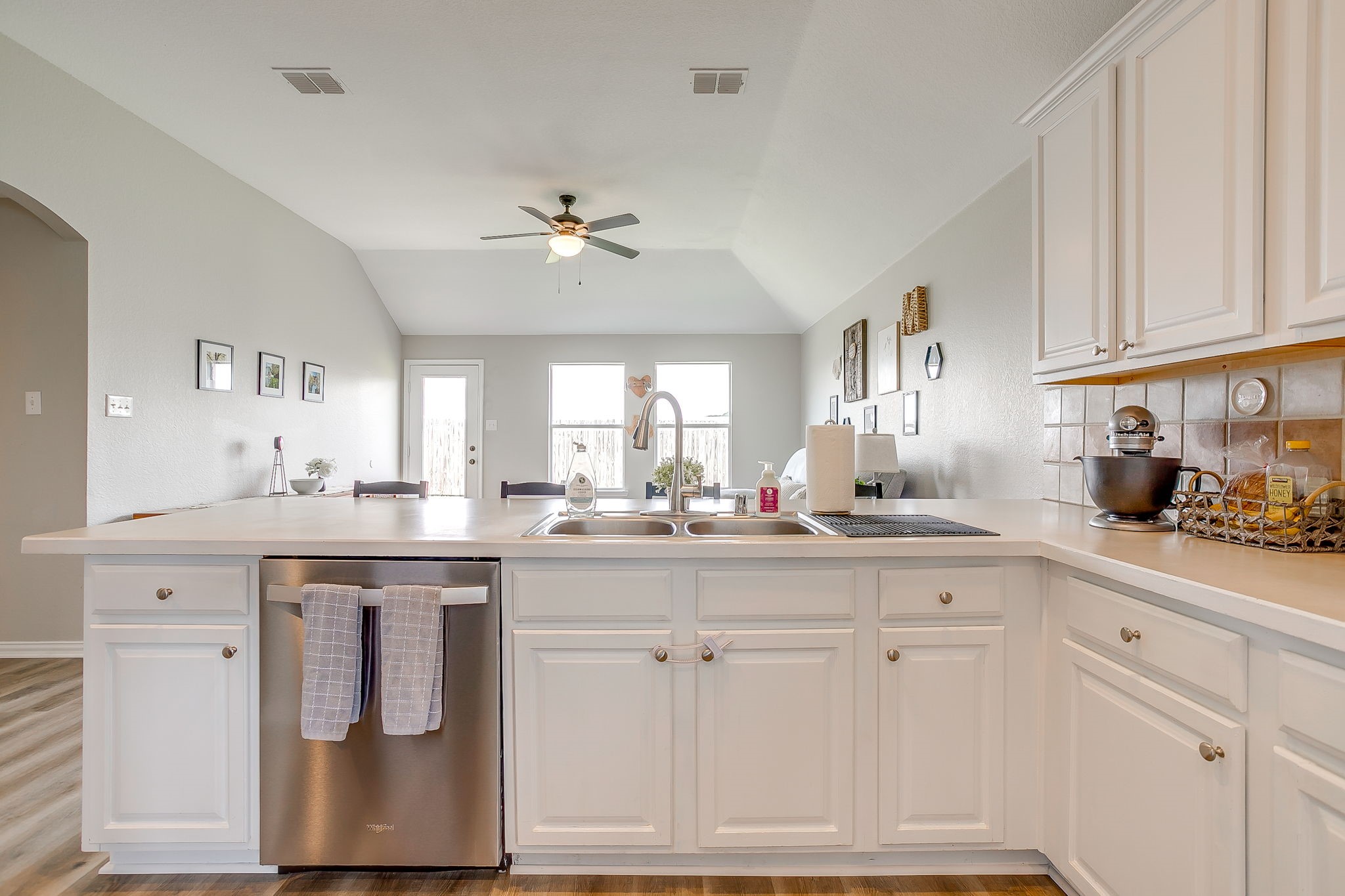 1124 Mourning Dove Drive Burleson TX 76028