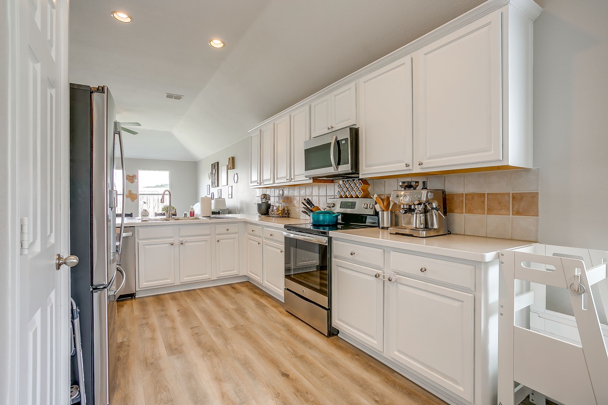 1124 Mourning Dove Drive Burleson TX 76028
