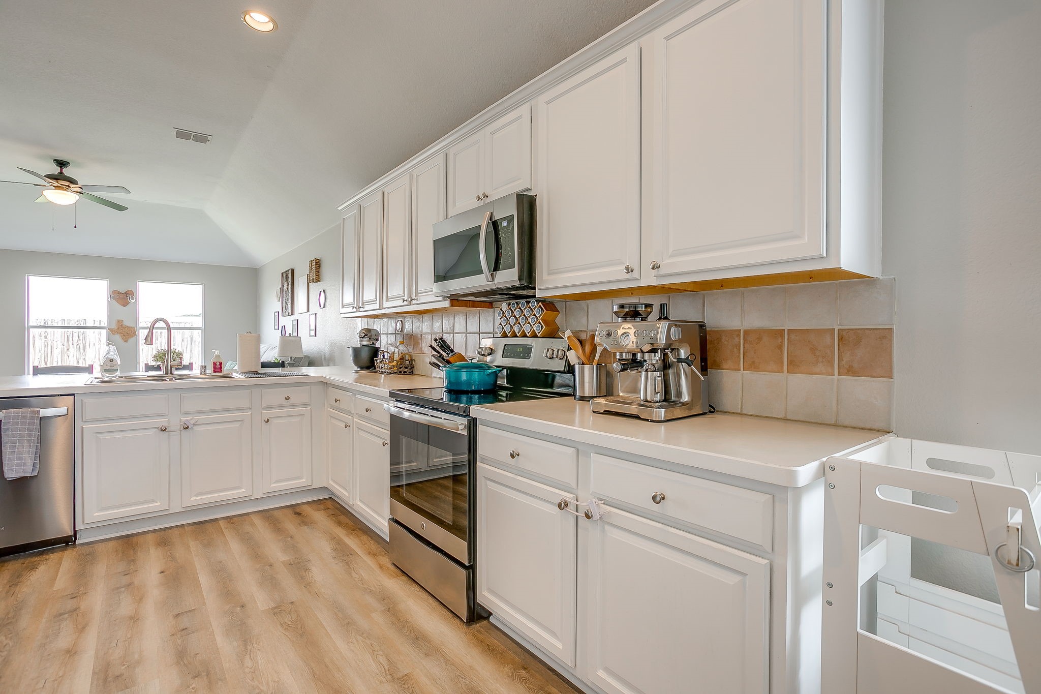 1124 Mourning Dove Drive Burleson TX 76028
