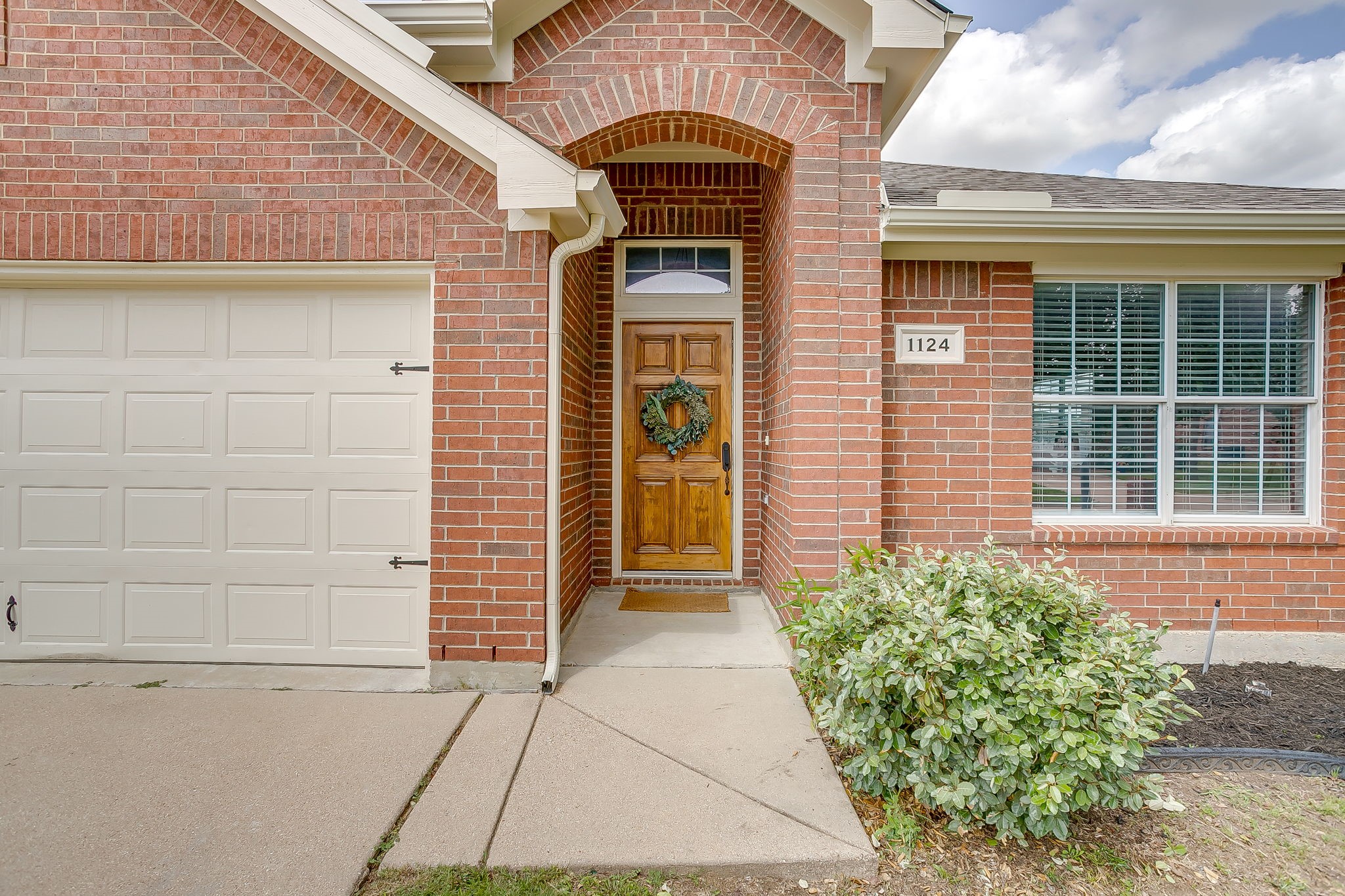 1124 Mourning Dove Drive Burleson TX 76028