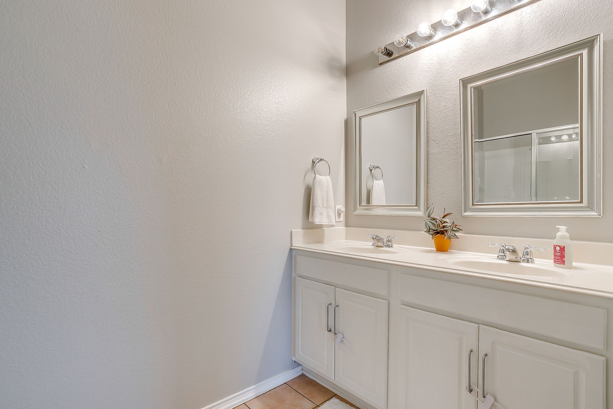 1124 Mourning Dove Drive Burleson TX 76028