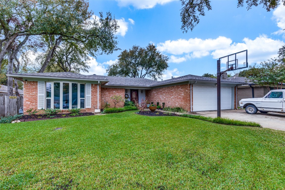 704 Sandlin Drive Bedford TX 76021