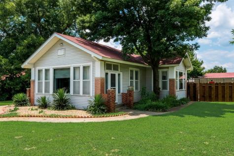 309 N Pecan Street Muenster TX 76252